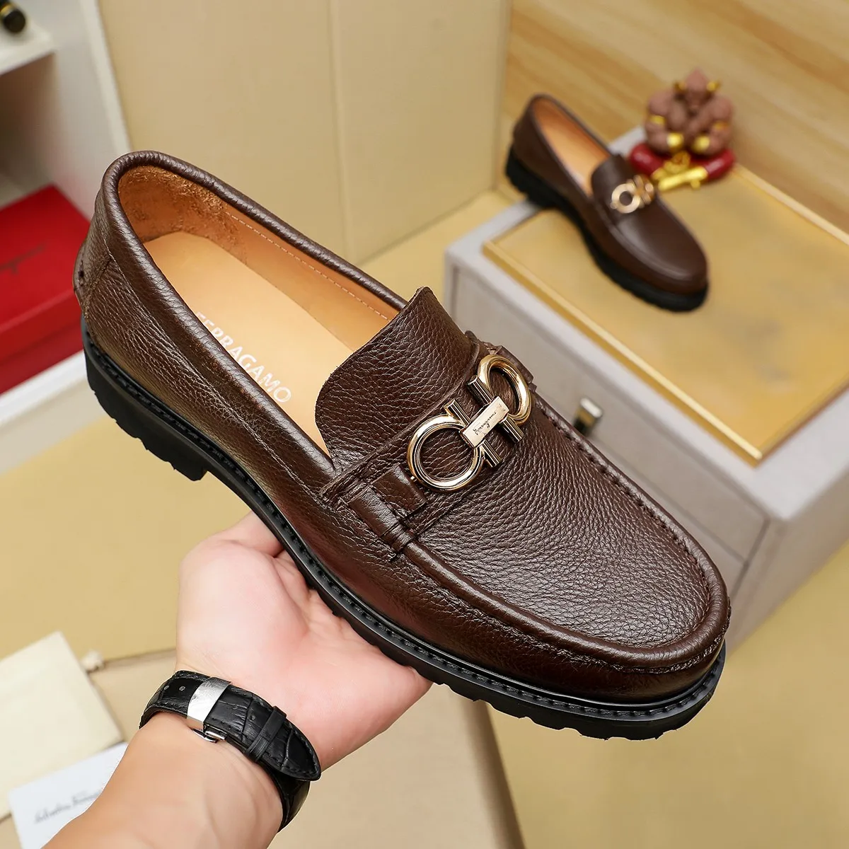 Men's shoes 💰440 Ferragamo [Ferragamo] top imported suit men's shoes 💯Original copy of the official website, product materials: selected imported embossed calfskin + luxury hardware buckle accessories ~ imported water-dyed cow 🐂 leather lining. Strong three-dimensional visual effect, original combination outsole, multiple colors available😘 Size: 39-44 (38.45.46. Customized)